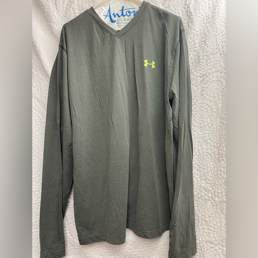 Underarmor long sleeve shirt